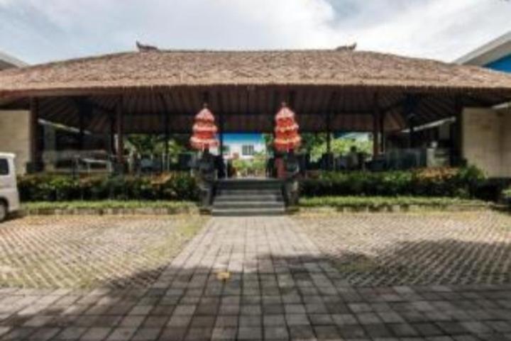 Ozz Hotel Kuta Lombok Exterior foto