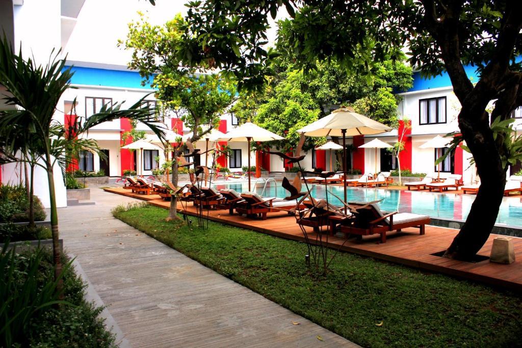 Ozz Hotel Kuta Lombok Exterior foto